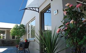 Almond Court Motel